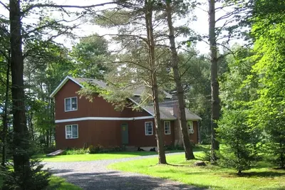 Image de Lieu privé, cheminée, WiFi, à quelques minutes du village de Stowe