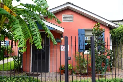 Image de Juridique Guest House -Little Eazy-voulons soutenir la ville et pas seulement le propriétaire?