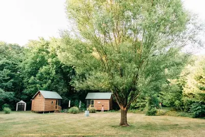 Image de Mi Wine Trail - Tiny Cabins - Big Experiences - jusqu'Ă 28 personnes!
