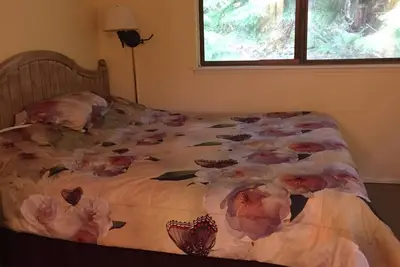 Image de Chambre Émeraude à Forest House (Hot Breakfast Inc. , à un kilomètre de l'entrée du mont Rainier)