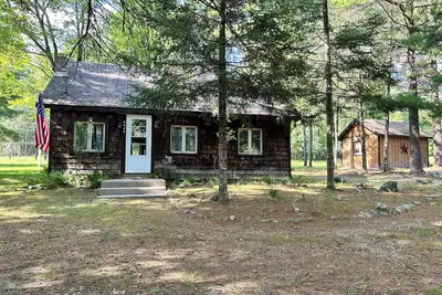 Image de Rustic Up minutes de la cabine nord de la rivière Au Sable