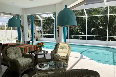 Image de Poolside Beach Living