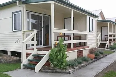 Image de Murunna Cottages No 1 Bermagui (Stringybark). Un charmant chalet de 2 chambres.