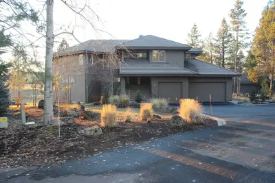 Image de Ac! , Vue sur la rivière / le mont, cols Sharc, animaux acceptés, ping-pong, bain à remous, vélos!