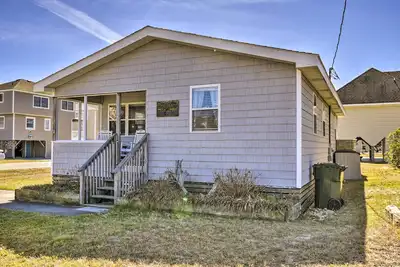 Image de Nouveau! Nags Head Cottage w / Deck - 1 bloc de la plage!