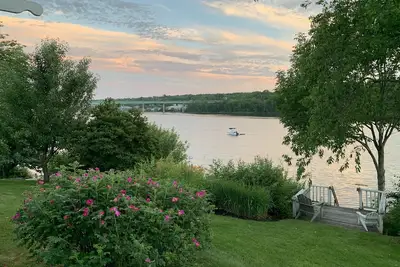 Image de Spectaculaire Waterfront Home sur la cĂ´te du Maine!