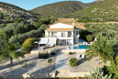 Image de Luxueuse Villa \"Livadia\" pour 10-12 personnes, avec grande piscine