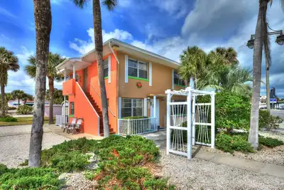 Image de Nouvellement mis à jour en 2016! Appartement Tropical 2 Chambres en Face de Daytona Beach