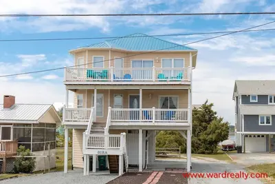 Image de Grand 4 Br 3 Ba avec vue sur l'océan et accès facile à la plage! ! - Enfin Beachin '