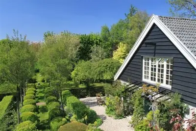 Image de Maison surplombant pâturages privés uniques de charme près de Amsterdam