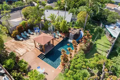 Image de 2br Private Cottage (Maison) avec cascade Pool- Maui Meadows Autorisé