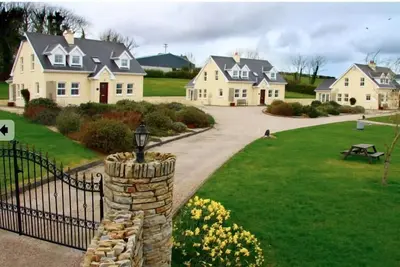 Image de Groupe de cottages irlandais au bord de la mer