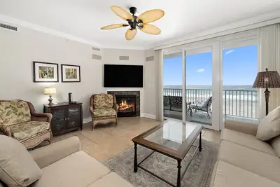 Image de Fabuleux Ocean Front Condo sur promenade avec vue sur l'océan et la baie Bt 704