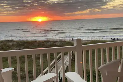 Image de Oceanfront avec une vue imprenable depuis chaque chambre!