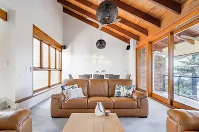 Image de Maison Autonome de Luxe - Rainbow Bay, Snapper Rocks