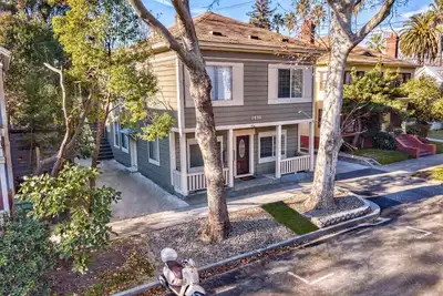 Image de Historic Charm with parking in center of Midtown!