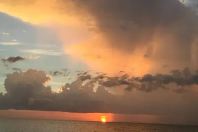 Image de Vivez comme un local sur la plage au cœur de Pass-a-grlle dans Two Br Condo.