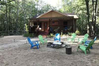 Image de Central mais isolé! Belle Silver Lake Cottage.