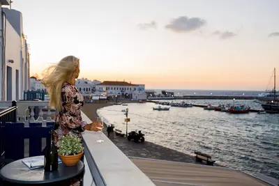 Image de Mykonos Old Harbour Front Suite avec balcon