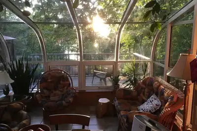 Image de Tremblant / Solarium / Chalet chaleureux / Accès au lac Supérieur / 7 min de ski /