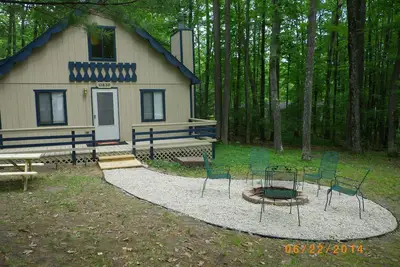 Image de Nouvellement rénové 3 Br Chalet Maintenant Avec câble et Wifi