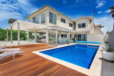 Image de Si vous cherchez une maison de vacances luxueuse en front de mer avec ne cherchez plus