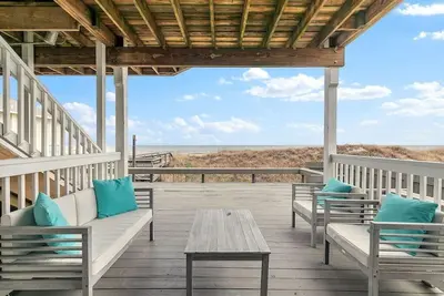 Image de Condo sur la plage - Planifiez une escapade d'automne et profitez de la brise de l'océan!