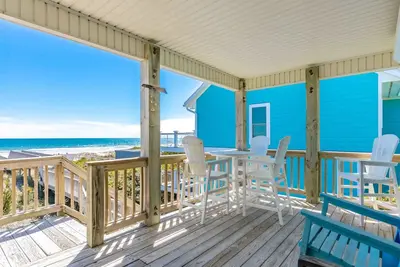 Image de Grand duplex 3 Br Oceanfront avec de superbes vues de porches couverts