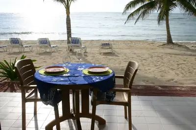 Image de Belle plage 2Br / 2Ba (ou 1br / Ba) Condo avec le téléphone cellulaire et Wi-Fi