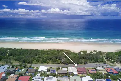 Image de Happy Days Beach Shack - en bord de plage, convient aux familles et aux animaux de compagnie extérieurs bienvenus