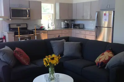 Image de Moderne Provincetown 2 Chambre dans le calme Quartier West End