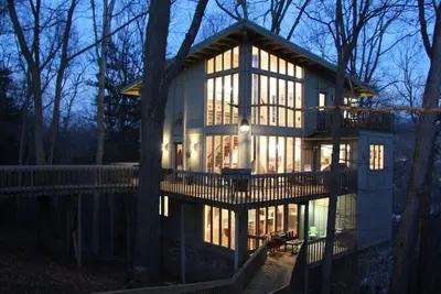 Image de Tree Tops - Superbe \"Treehouse\" avec des équipements haut de gamme dans un cadre inoubliable