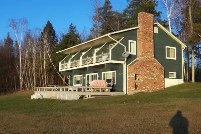 Image de Une spacieuse Waterfront Lodge