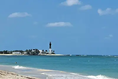 Image de Across Beach, Golf - calm / Corner condo