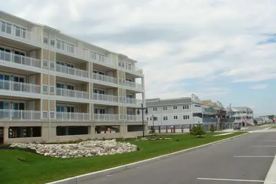 Image de Front de mer 4br / 3ba penthouse à deux niveaux
