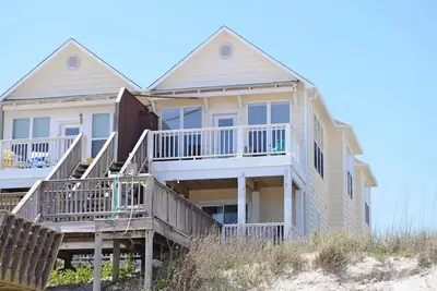 Image de Beach Baby - 5 Br, Oceanfront, Hot Tub, Sparkling Ocean Views