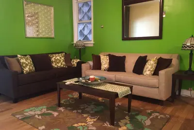 Image de Magnifique appartement à 10 minutes de Times Square Par bus fonctionnant 24 Heures