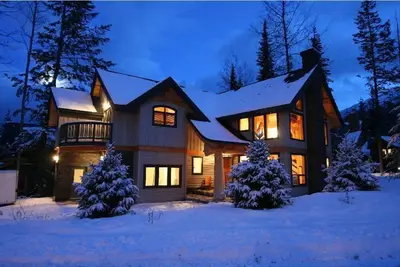 Image de Kicking Horse Cabin Retreat