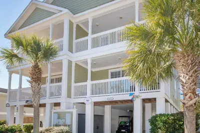 Image de Surfside Beach House, Promenade à la plage, linge de lit, Pvt Piscine Chauffée, Golf Cart Avail