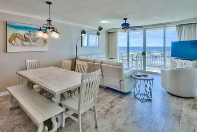 Image de Vous adorerez notre Gulf Front 3 Br / 3ba avec service de plage et Rocker Recliner!