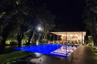 Image de Fit / chalet condominium promenade dans le sable dans una bar