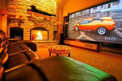 Image de 7 Br, 4d Gaming Theater, 4 suites, 3 Hot Tubs, 2 théâtres, sauna, ski-in \/ ski-out