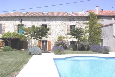 Image de Peacefulness luxueux pour 16 avec 7 chambres Ă coucher, 7 salles de bain et grande piscine
