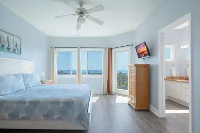 Image de Repérez un dauphin ou une raie depuis un balcon privé. À quelques pas de la plage!