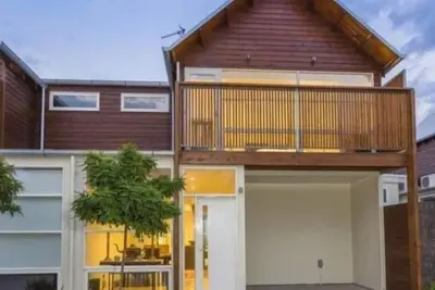 Image de Maison de ville sur Hitchcock Ave WiFi Nbn Gratuit