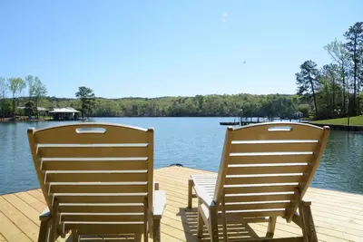 Image de Tarifs Haven on the Lake-Fall disponibles maintenant! Seulement 45 minutes d'Auburn!