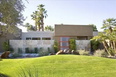 Image de Retraite de luxe sophistiquée haut de gamme, équipements de première classe, Rancho Mirage