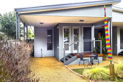 Image de Seagrass Villas 2, Dog Friendly Getaway Romantic avec spa thérapeutique chauffé.