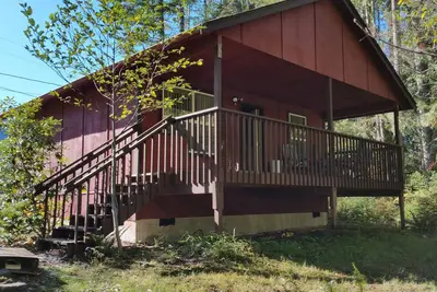 Image de Cabane pour deux, Little Lake Cabins, tout à fait, retraite isolée.