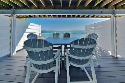 Image de Nouveau condo de 4 chambres et 2 salles de bain au bord de l’eau - Capacité de 10 personnes maximum